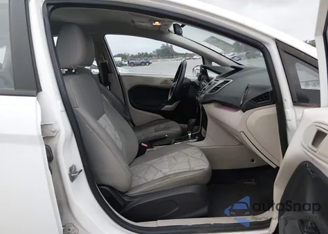 2013 Ford Fiesta Se z USA, uszkodzony, nr VIN 3FADP4BJ9DM220093